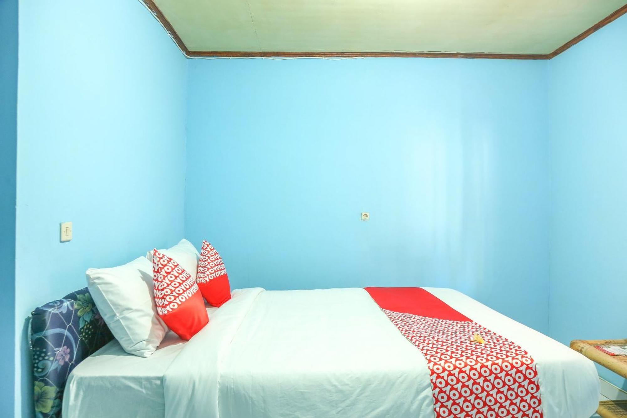Oyo 1662 Zury Homestay Kuta  Exterior photo